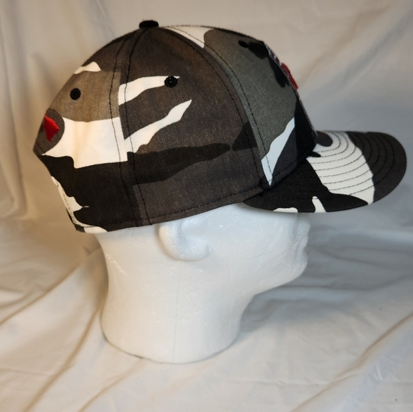 New Era 9Fifty Hawaiian Black Camo Snapback Trucker Hat - Picture 4 of 9